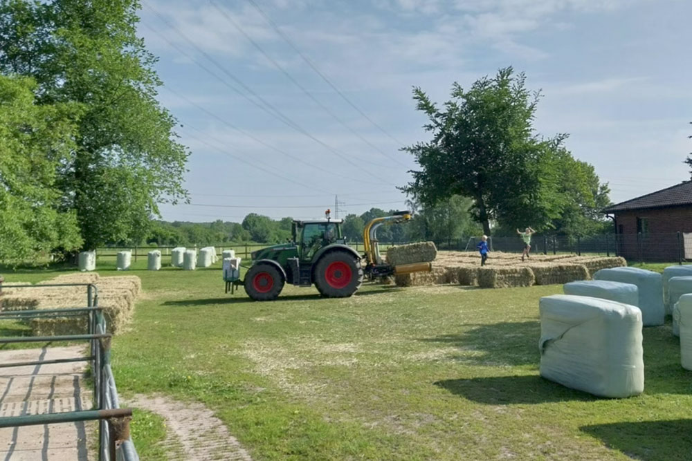 Stroh- &amp; Heuernte – Bild 11